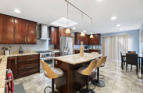 Country Club Hills House | Country Club Hills Rentaln