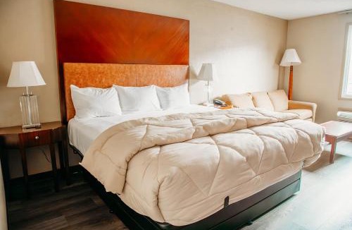 Benton Hotel | Country Garden & Suites