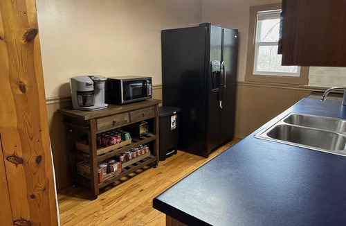 Anna House | Country, hideaway cabin close to town, 15 minutes from wineries