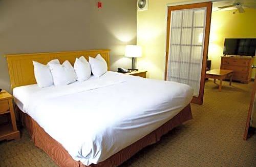 Bloomington Hotel | Country Inn & Suites by Radisson, Bloomington-Normal West, IL