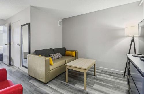 Bensenville Hotel | Country Inn & Suites by Radisson, Chicago O'Hare South, IL