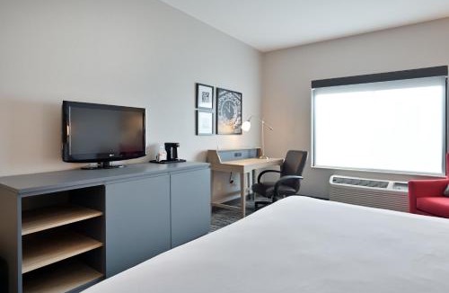 Bloomington Hotel | Country Inn & Suites by Radisson, Bloomington-Normal Airport, IL