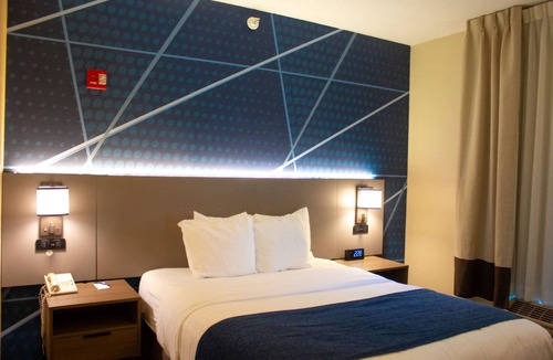 Rock Falls Hotel | Country Inn & Suites by Radisson, Rock Falls, IL
