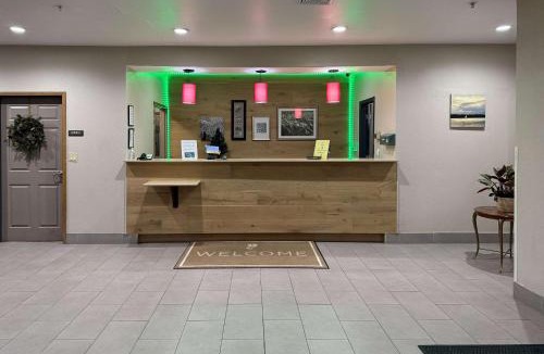 Elgin Hotel | Country Inn & Suites by Radisson, Elgin, IL