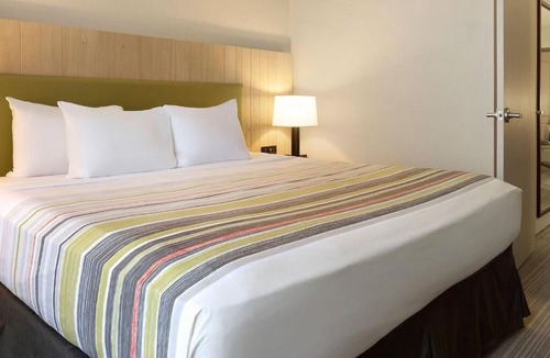 Bensenville Hotel | Country Inn & Suites by Radisson, Chicago O'Hare South, IL