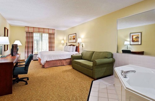 Elgin Hotel | Country Inn & Suites by Radisson, Elgin, IL