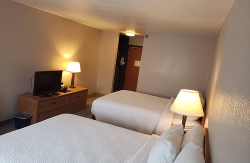 Fairview Heights Hotel | Country Inn & Suites by Radisson, Fairview Heights, IL