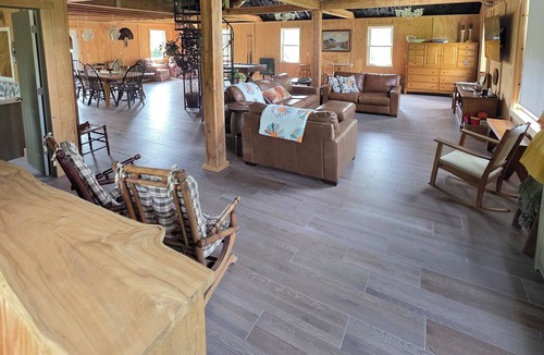 Nebo House | Country Retreat in the heart of Pike County Illinois