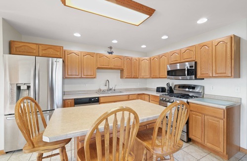 Marseilles House | Countryside Cottage 5 Bed 3 Bath