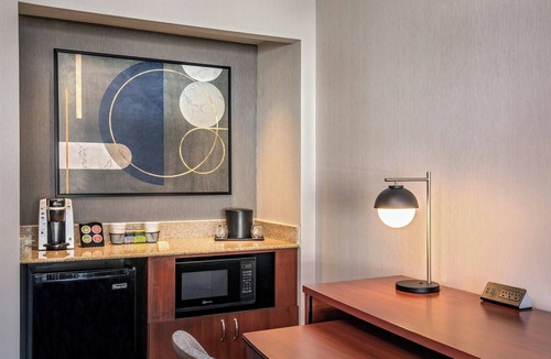 Andover Hotel | Courtyard by Marriott Boston Andover