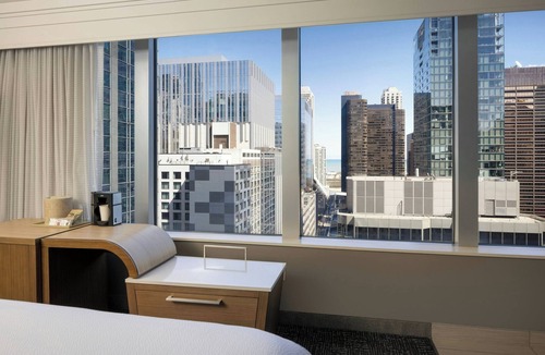 Streeterville Hotel | Courtyard by Marriott Chicago Magnificent Mile