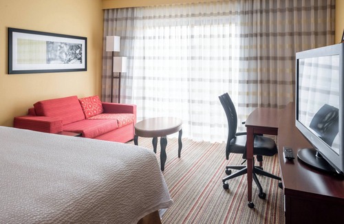 Wayne Hotel | Courtyard by Marriott Indianapolis Airport