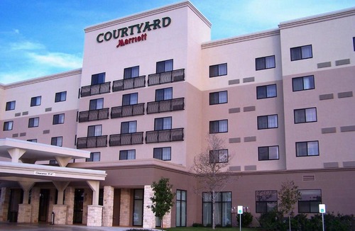 Far North Central Hotel | Courtyard by Marriott San Antonio Six Flags at The RIM