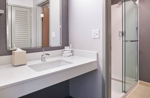 Highland Park Hotel | Courtyard by Marriott Chicago Highland Park/Northbrook