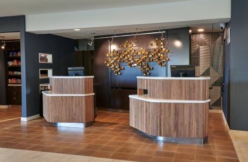 Half Day Hotel | Courtyard Chicago Lincolnshire