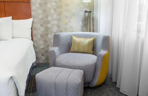 St. Charles Hotel | Courtyard Chicago St. Charles