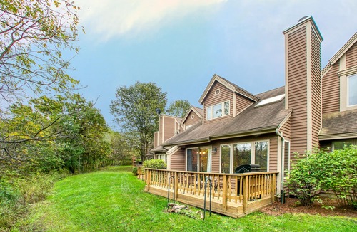 The Galena Territory House | Cozy 1 Bedroom, 2 Bath Townhome in the Galena Territory