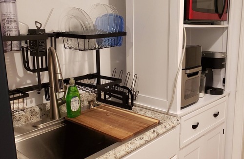 Bronzeville Apartment | Cozy 1-bedroom apartment with WiFi, AC in gorgeous Chicago