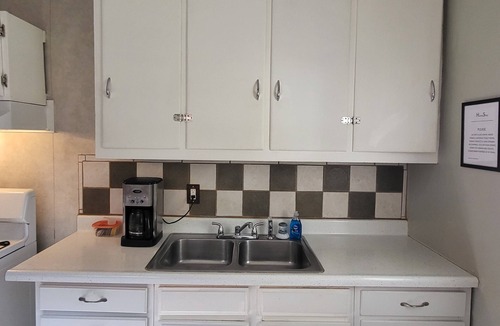 Quincy Apartment | Cozy 1-bedroom corporate apartment with WiFi, AC in lovely Quincy