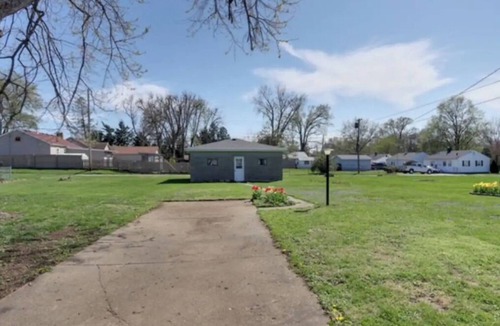 Quincy House | Cozy 1930's bungalow meets modern amenities!