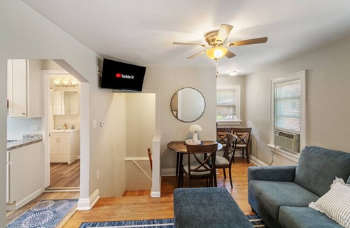 Highwood Apartment | Cozy 2 bed Apt- 2 train stops to the Naval Base!