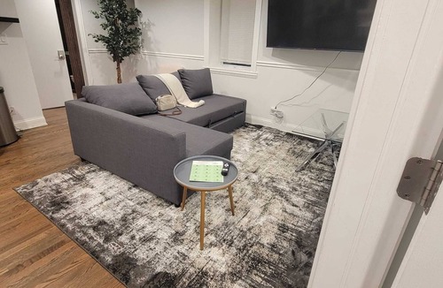 Pulaski Park Apartment | Cozy 2-bedroom apartment in welcoming Chicago in the Wicker Park area