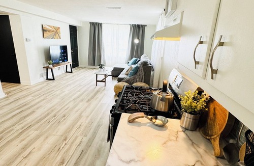 Pekin Apartment | Cozy 2 -bedroom apartment with AC, WiFi in fantastic Pekin Peoria