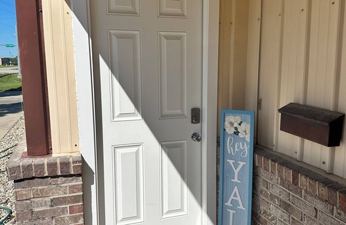 Penfield Apartment | Cozy 2-bedroom apartment in Urbana with WiFi, AC, and 2 car garage