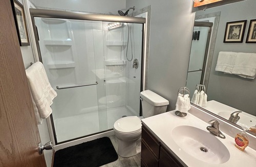 Penfield Apartment | Cozy 2-bedroom apartment in Urbana with WiFi, AC, and 2 car garage