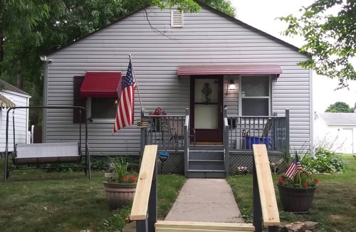 Springfield House | Cozy 2-bedroom bungalow with AC and WiFi in charming Springfield