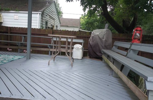 Springfield House | Cozy 2-bedroom bungalow with AC and WiFi in charming Springfield