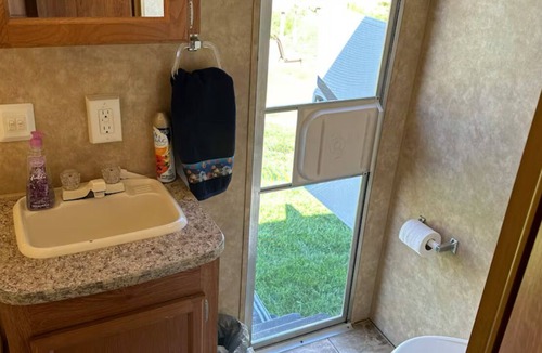 Apple River House | Cozy 2-bedroom RV in charming Apple River with AC