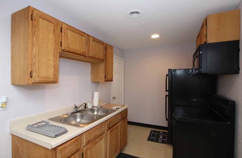 Belleville Apartment | Cozy 2 Bedroom