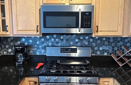 Tri-Taylor Condo | Cozy 2bed/2bath Condo Near Medical District!
