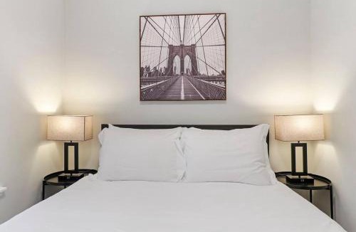 Chicago Apartment | Cozy 2BR Apt - Perfect for a Seamless Stay - Montrose 1A