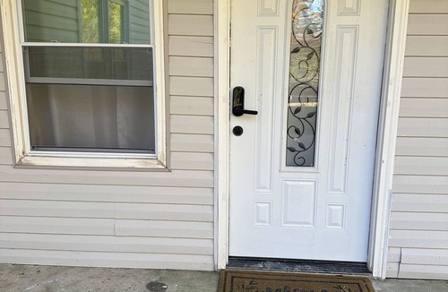 Aspen Hill Apartment | Cozy 2BR Basement Apartment with private entry in charming Silver Spring with AC