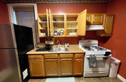 North Austin Apartment | Cozy 2BR Self-checkin unit in Chicago l Few Steps from DT I Car Rental Available