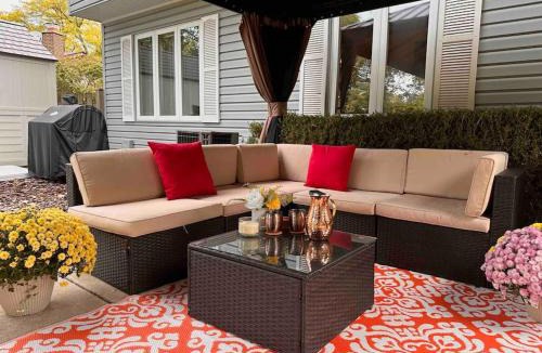 Streamwood House | Cozy 3 bdr Retreat in a Prime location