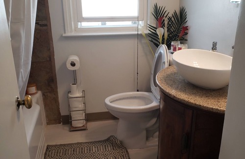 Calumet Park House | Cozy 3-bedroom vacation home just 17 minutes from Lake Michigan