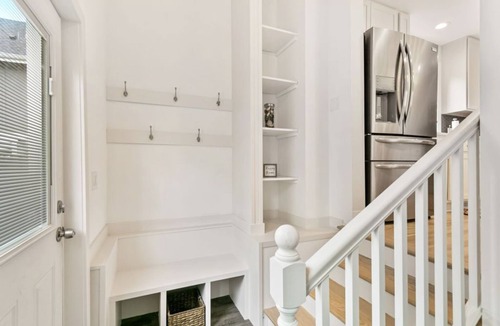 Libertyville House | Cozy 4-bedroom house in welcoming Libertyville with AC, WiFi