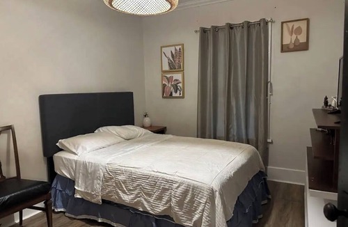 West Chicago House | Cozy 4-bedroom house , 3-full baths in marvelous West Chicago with WiFi, AC,