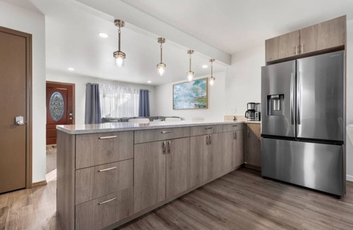 Rockford House | Cozy 4-Bedroom Ranch ideal for extended stays