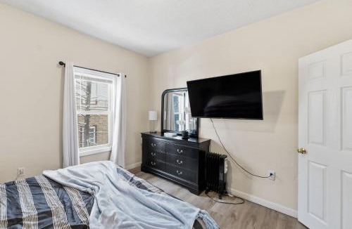 Worcester Apartment | Cozy Adventure Filled Escape Free parking apts