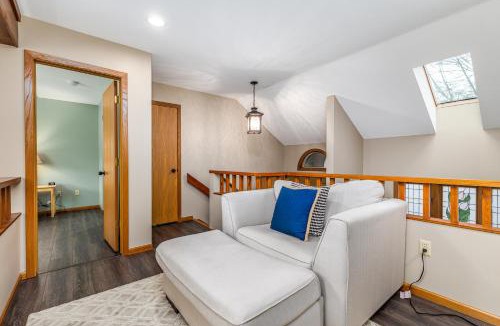 The Galena Territory House | Cozy at Creekwood Getaway