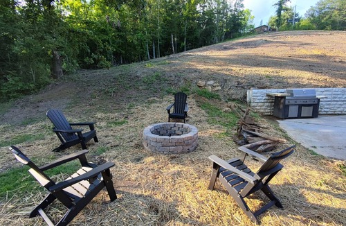 Tazewell Cabin | Cozy Cabin, Firepit, Lake Nearby