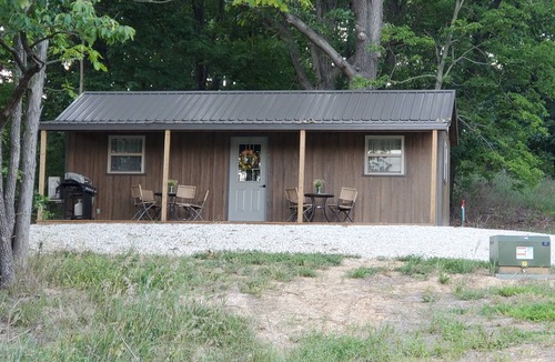 Michael Cabin | Cozy cabin overlooking an exotic animal farm!