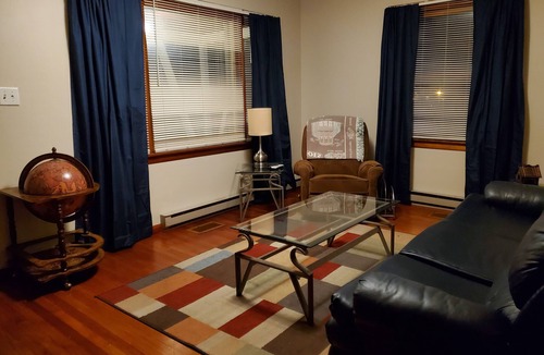 Crainville House | Cozy Comfy Country Home with 100% view of eclipse, close to lakes and highways.