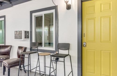 Compton House | Cozy & Convenient Condo in Compton, Pets Welcome!