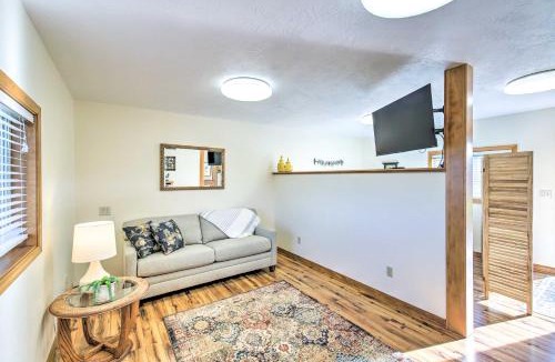 Grantsdale House | Cozy Cottage Studio: Stunning Mountain Views!