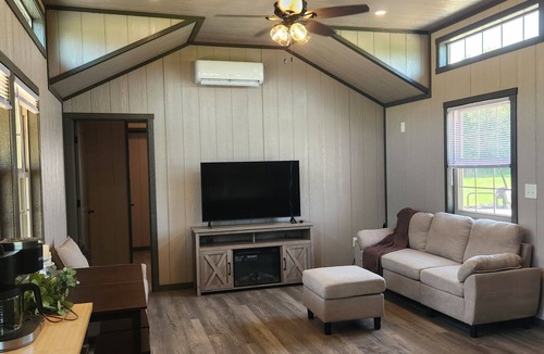 Sullivan Cabin | Cozy Country Cabin - Sleeps 6 - with Hot Tub